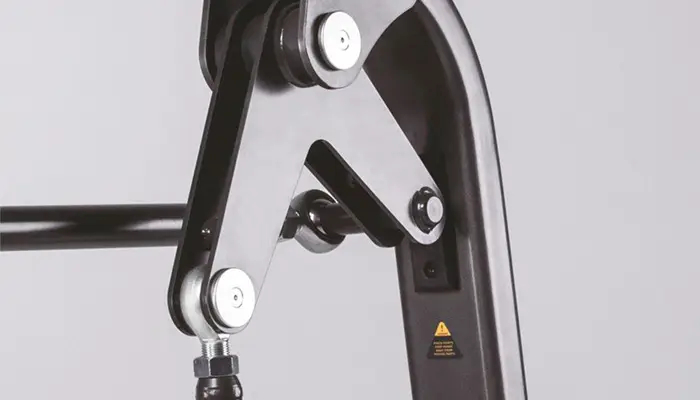 Грудной жим сидя на свободных весах AnyFit T01